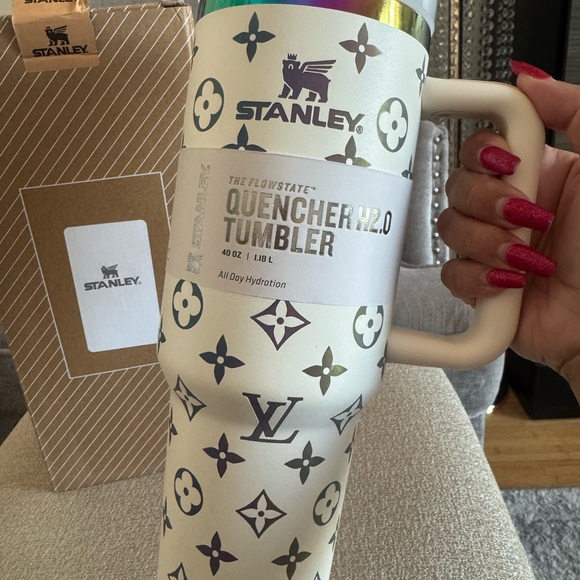 Stanley’s white 40oz Tumbler with Multicolor Design. New. - Picture 3 of 8